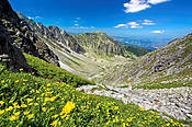 Widok z Przełęczy Krzyżne w kierunku Doliny Pańszczycy - Tatry Polskie