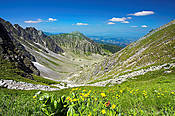 Widok z Przełęczy Krzyżne w kierunku Doliny Pańszczycy - Tatry Polskie