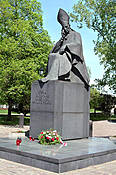 Warszawa - Pomnik Kardynała Wyszyńskiego