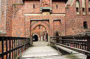 Zamek Krzyżacki w Malborku - zwodzony most do Zamku Wysokiego
