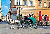 Warszawa - dorożka na Placu Zamkowym