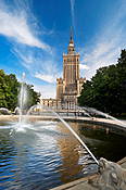 Warszawa - fontanna przed Pałacem Kultury i Nauki