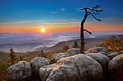 Wschód słońca na Szczelińcu - Góry Stołowe