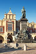 Kraków - Sukiennice i Pomnik Adama Mickiewicza