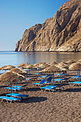 Grecja - wyspa Santorini, plaża w Kamari