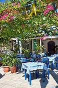 Grecja - wyspa Santorini, tawerny w Kamari