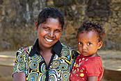 Sri Lanka, młoda Lankijka z dzieckiem