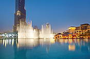 Dubaj - fontanny przy wieżowcu Burdż Chalifa