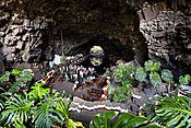 Lanzarote - wulkaniczna jaskinia w Jameos del Aqua