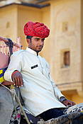 Indie - Jaipur, Fort Amber, poganiacz słoni. 