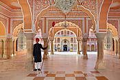 Indie - Jaipur, strażnik Pałacu Amber.