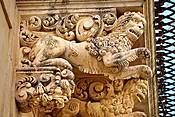 Sycylia - Noto, barokowe rzeźby podtrzymujące balkony (Unesco)