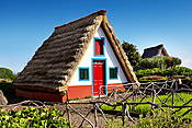 Madera - Santana, tradycyjne wiejskie chaty "palheiros"