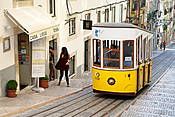 Portugalia - Lizbona, kolejka szynowa "Elevador da Bica" 