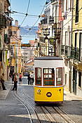 Portugalia - Lizbona, kolejka szynowa "Elevador da Bica"