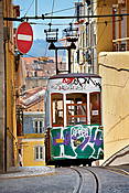 Portugalia - Lizbona, kolejka szynowa "Elevador da Bica"