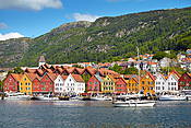 Norwegia - drewniane zabytkowe domy w Bergen