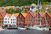 Norwegia - drewniane zabytkowe domy w Bergen