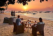 Plaża w Sanur o wschodzie słońca, Bali, Indonezja