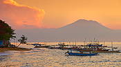 Plaża w Sanur o wschodzie słońca, Bali, Indonezja